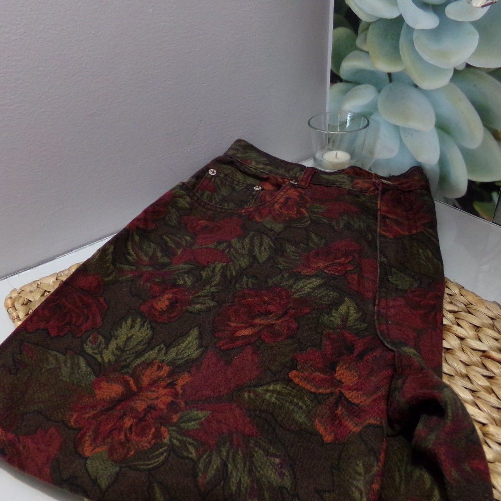 Halston floral capri jeans